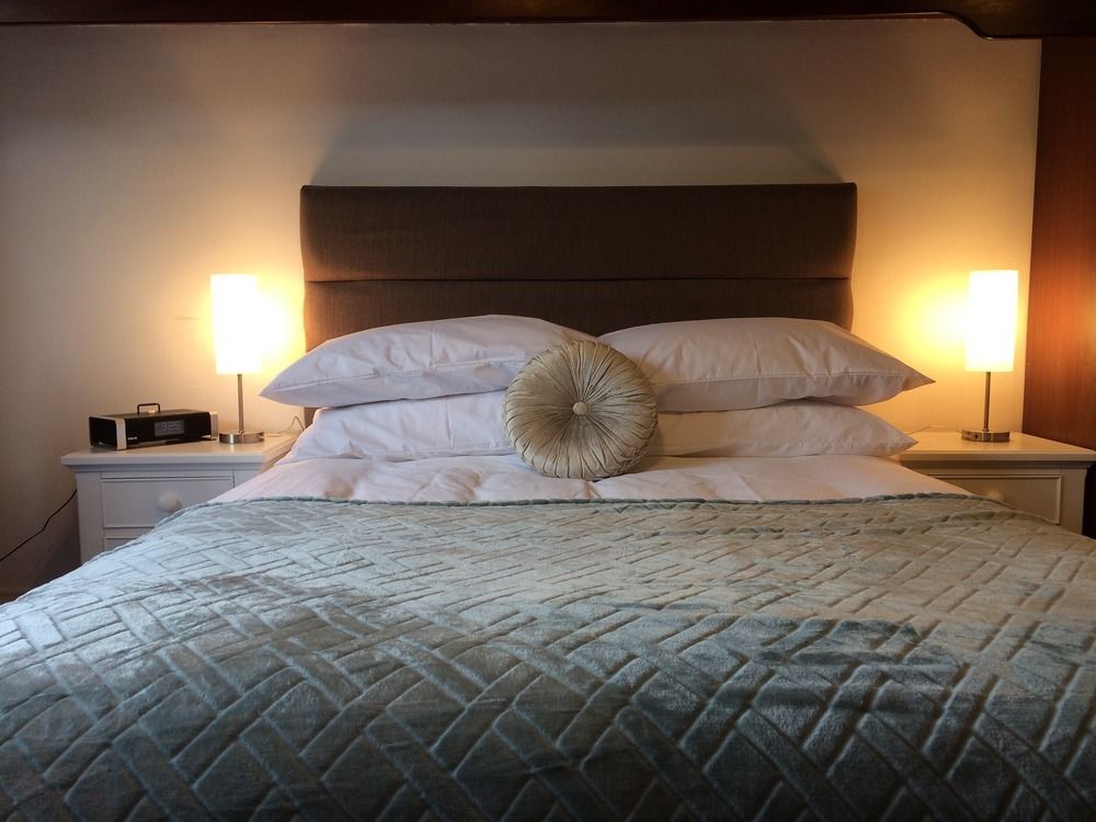 Halebarns Guesthouse Manchester Airport (Adults Only) Ringway Exterior photo