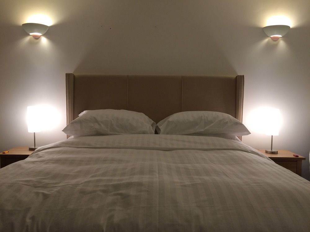 Halebarns Guesthouse Manchester Airport (Adults Only) Ringway Exterior photo