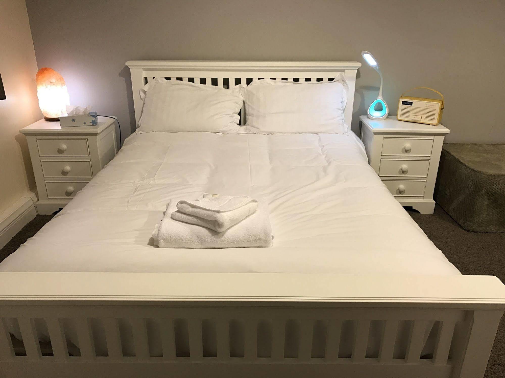 Halebarns Guesthouse Manchester Airport (Adults Only) Ringway Exterior photo